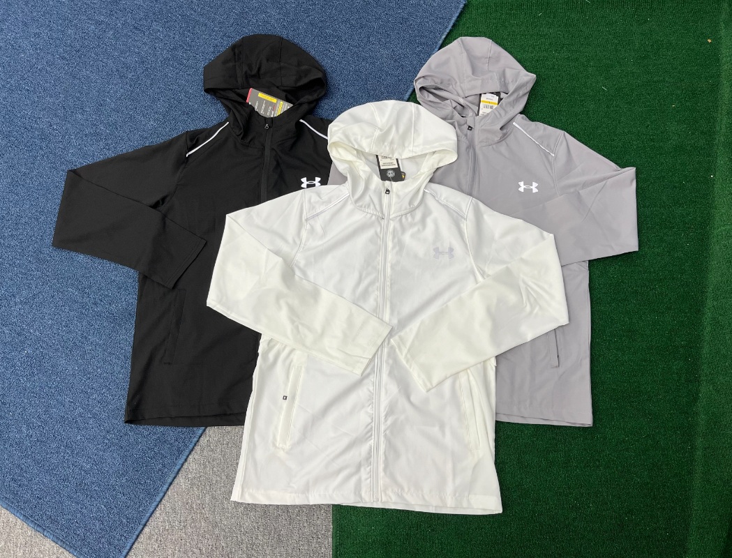 Clothing / 3239